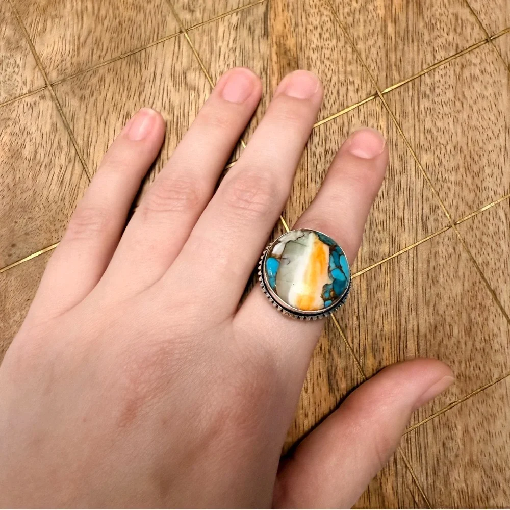 925 Plated Spiny Oyster Ring‎ Size 7 - Picture 2 of 4